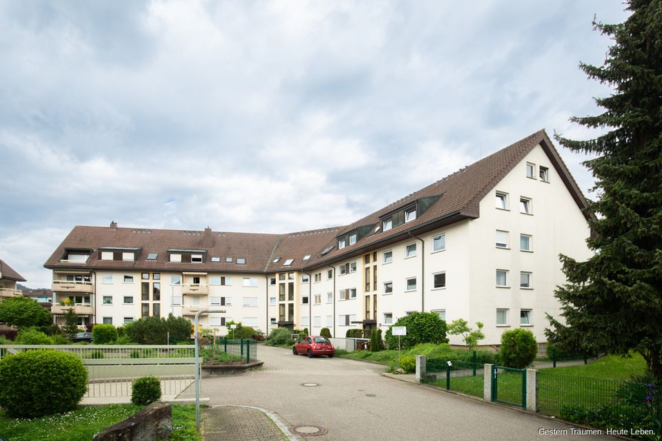 Exklusive Eigentumswohnung mit Südbalkon und Tiefgaragen-Stellplatz in Bad Säckingen