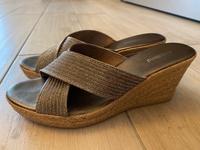 Keilabsatzschuhe Sandaletten 38 silber Glitzer Bayern - Deggendorf Vorschau