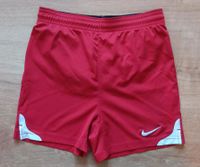 Nike Dry Fit Shorts Hose Gr. 128-140 rot Badehose Sporthose Harburg - Hamburg Langenbek Vorschau