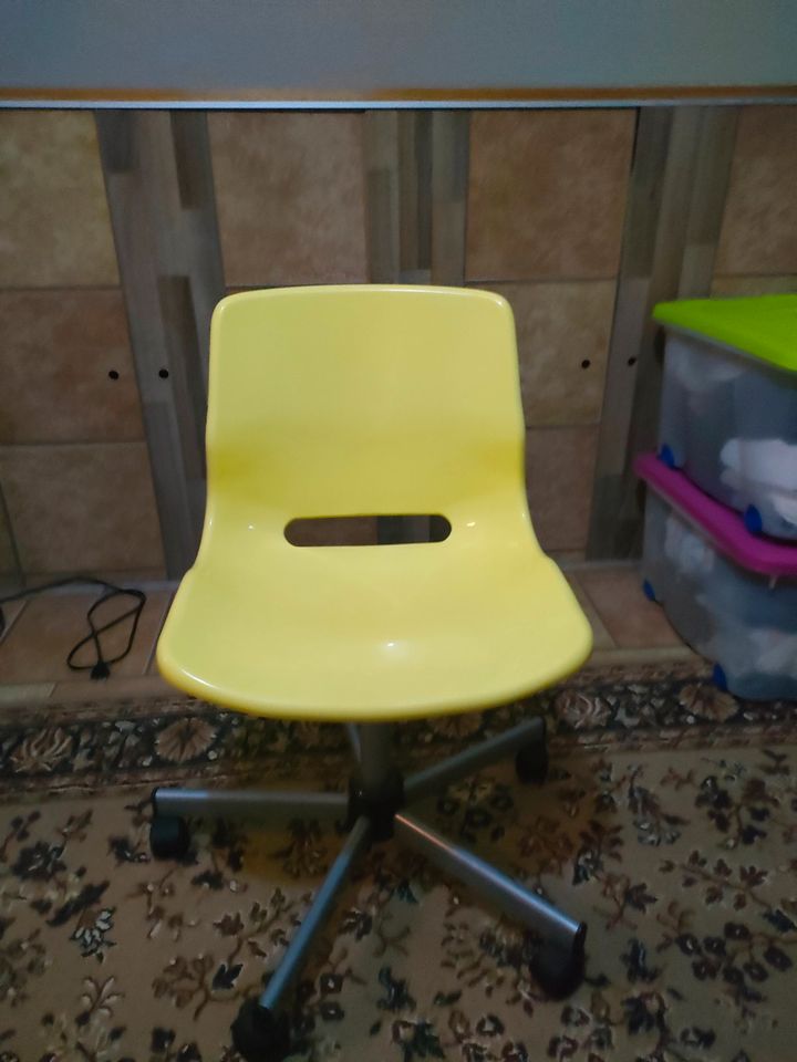 Stuhl, Drehstuhl gelb, gebraucht in Hamburg