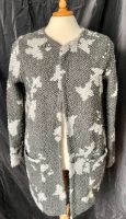 Strickjacke Gina Benotti Camouflage Tarn Schmetterlinge boucle L Frankfurt am Main - Nieder-Eschbach Vorschau