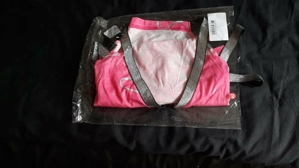 Damen T-Shirt NEU da zu groß in Loddin