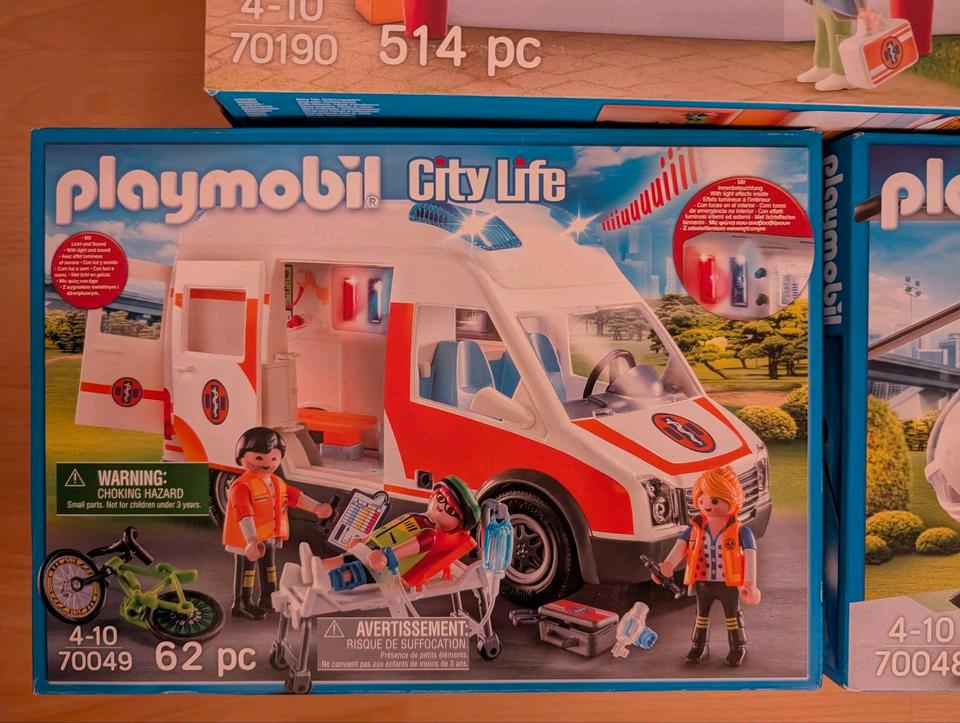 Playmobil Krankenhaus mit Krankenwagen und 2 Hubschrauber in Freisbach