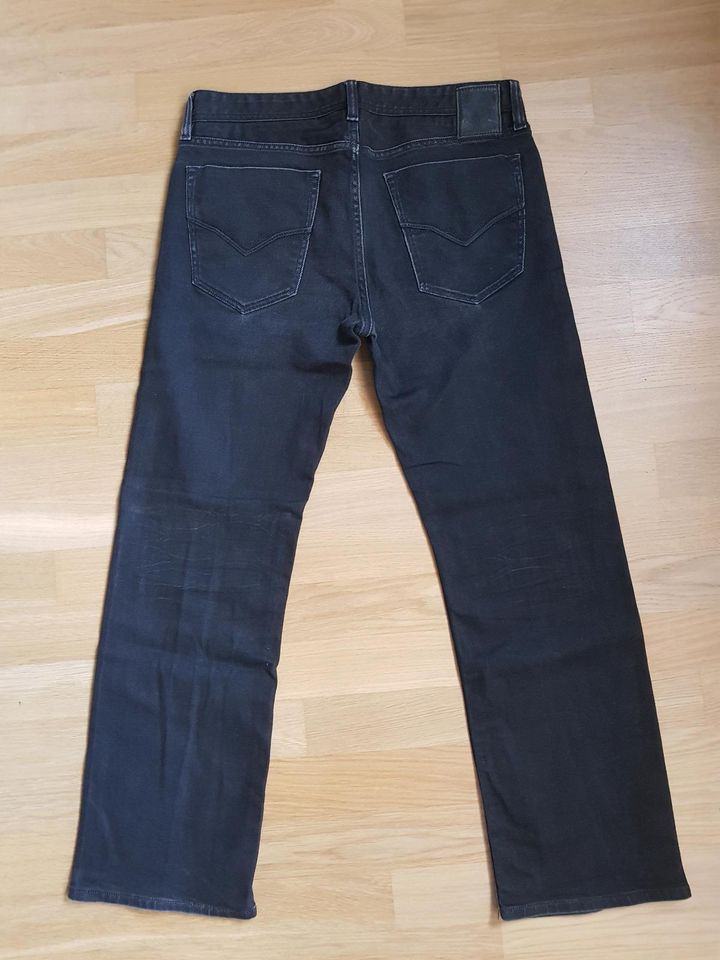 Guess Jeans Herren Größe L Desmond Relaxed Straight 88cm Bund in Wiesbaden