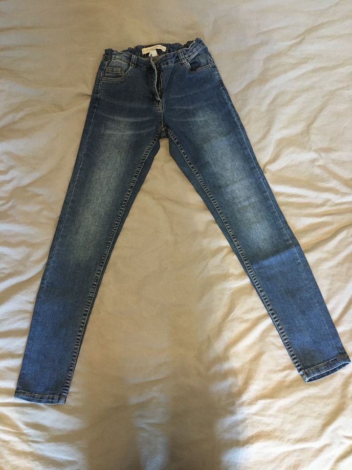 Jeans (Gr. 158) in Bromskirchen