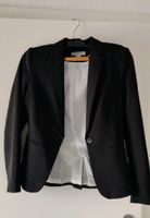 H&M Blazer und Bleistiftrock Uniform Größe 38 schwarz neuwertig Nordrhein-Westfalen - Elsdorf Vorschau