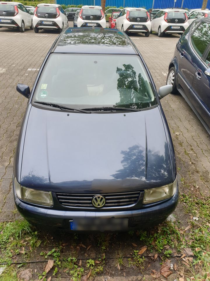 In die Jahre gekommener VW Polo zu verkaufen in Freiburg im Breisgau