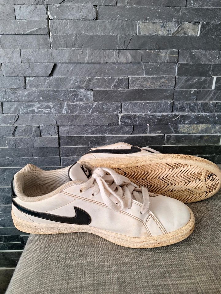 Nike Court Sneaker Sportschuhe 39 in Pirmasens