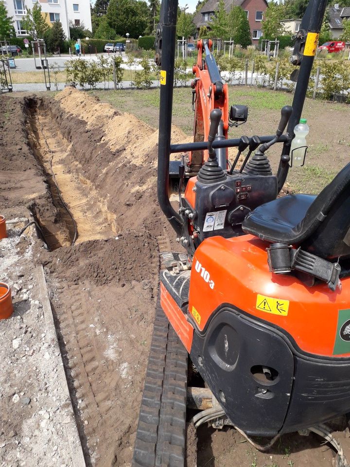 Garten- und Landschaftsbau Minibagger Gartenpflege Heckenschnitt in Hamburg