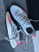 Adidas Sneaker, Laufschuhe neuwertig 40,5 Niedersachsen - Neu Wulmstorf Vorschau