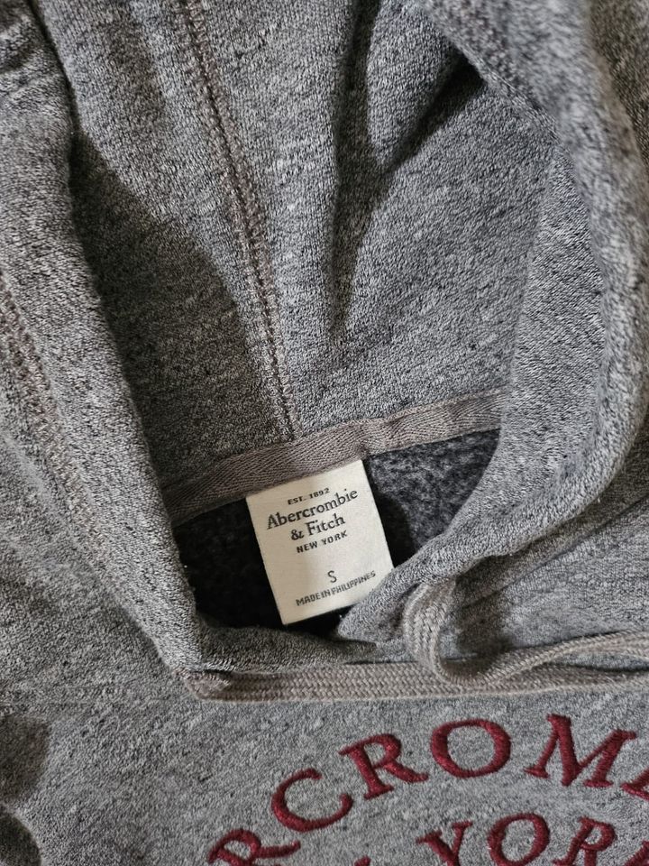 Hoodie von Abercrombie & Fitch in Fronreute