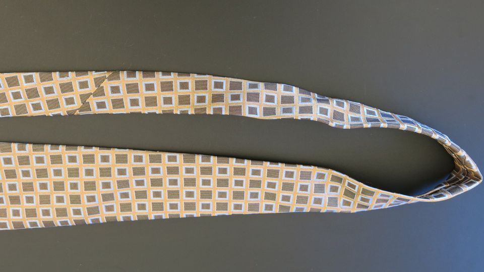 Krawatte JOOP! Seide geometrisches Muster leicht strukturiert NEU in Kr.  München - Oberschleißheim | eBay Kleinanzeigen ist jetzt Kleinanzeigen