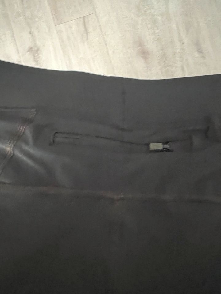 Damen Sportleggings Underarmour Gr.S/M in Würselen