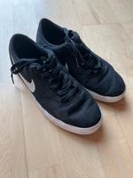 Nike Schuhe SB schwarz Gr. 38,5 Sneaker Hessen - Herborn Vorschau