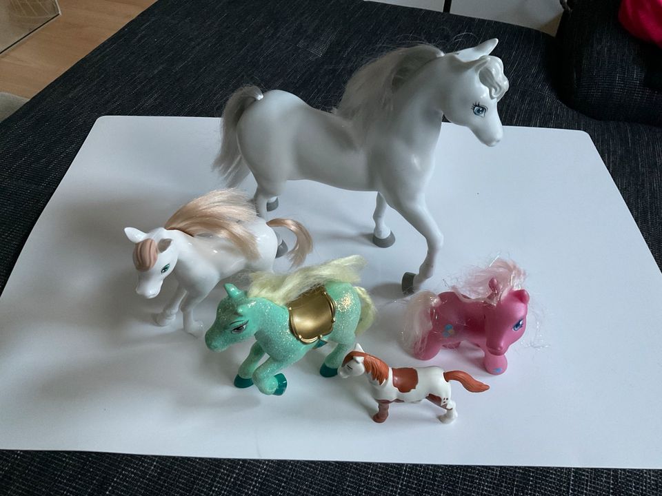 5 Spielzeug Pferde My Little Pony in Wettenberg