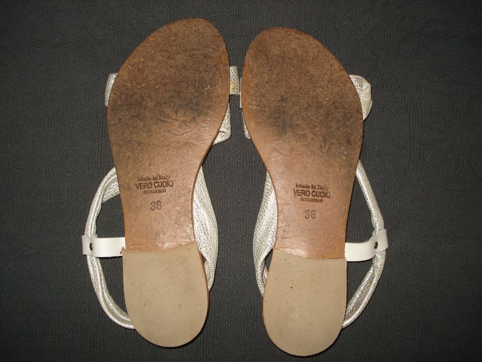 Gr. 38 Damen - Sandalen Vero Cuoio grau-silber Leder in Berlin