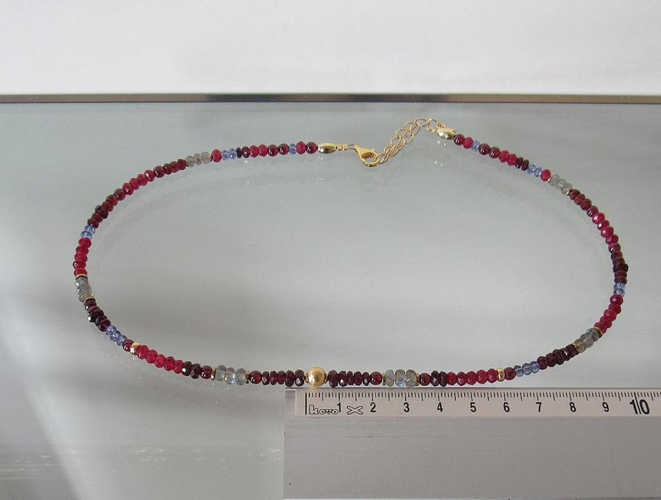 Halskette mit Granat, Labradorit, Rubin und 925 Silber vergoldet in Bippen