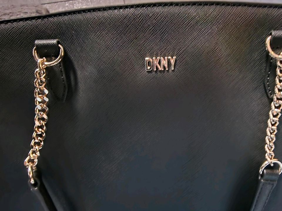 Neue Tasche von DKNY in Duisburg