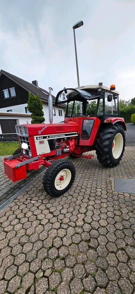 Traktor IHC 644 S in Holzappel (Rhein-Lahn-Kreis)
