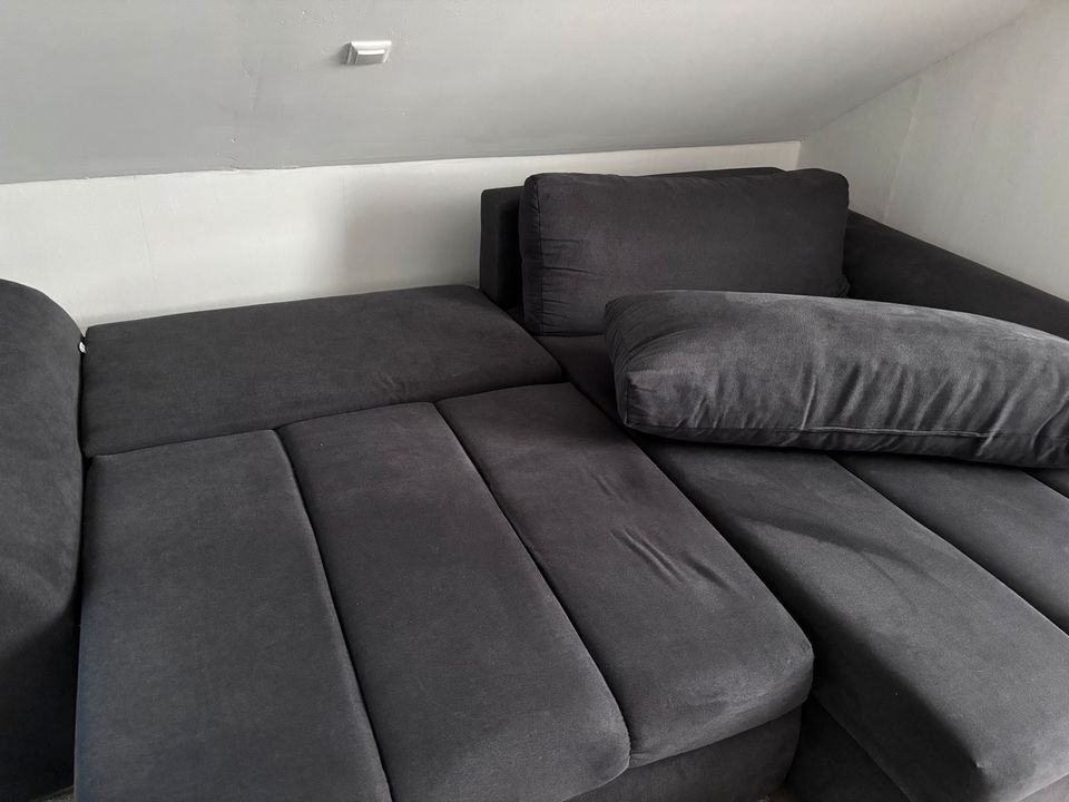 Couch ausziehbar dunkelgrau in Eppertshausen