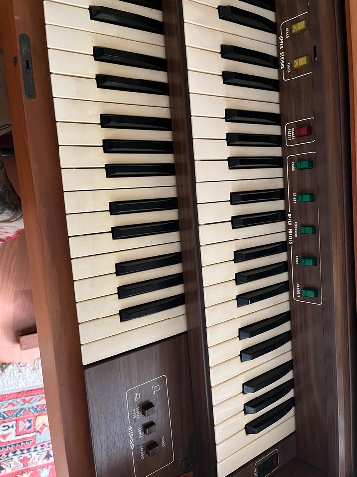 Orgel Elektro Piano Heimorgel Viscount in Gütersloh