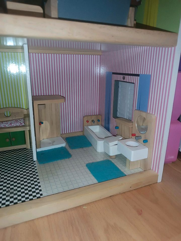 Holz Puppen Spielhaus mit viel Zubehör sooo schön in Herne
