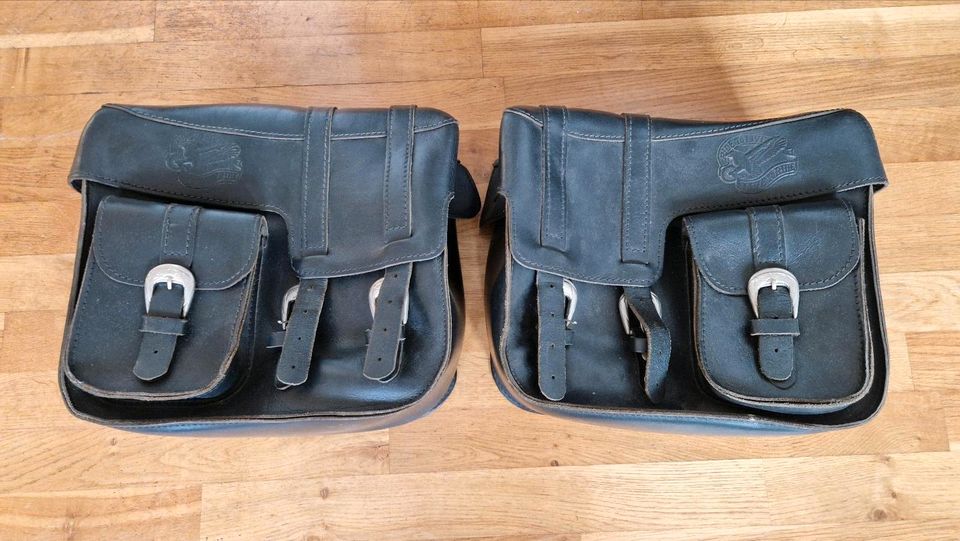 Satteltaschen von HELD echtes Leder / Seitentaschen / Packtaschen in Dänischenhagen