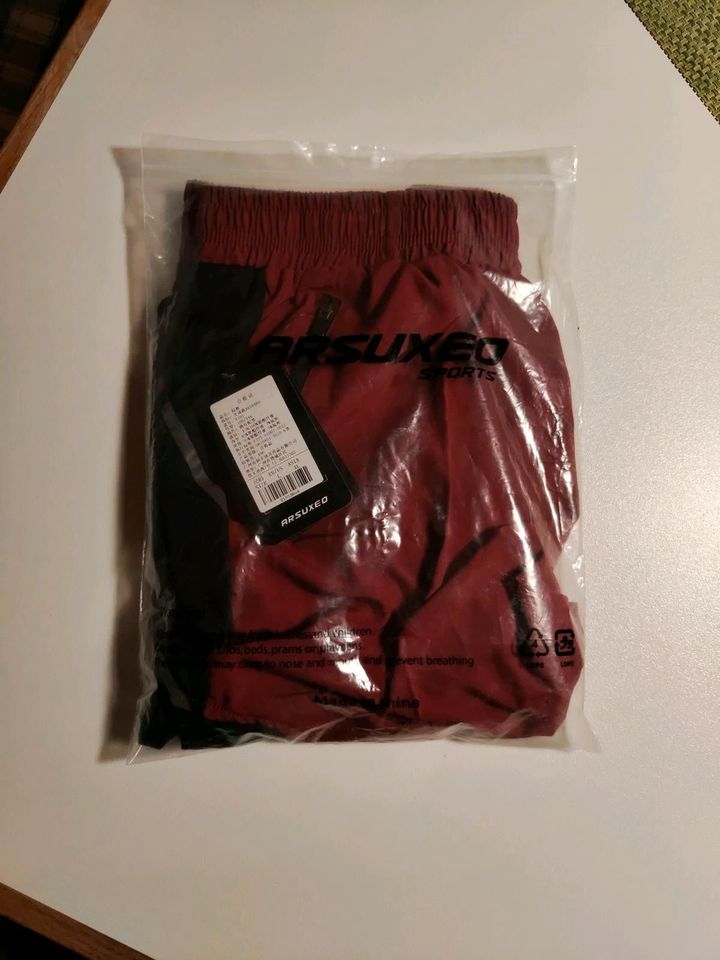 Herren running Training Shorts 2in1 Sporthose Rot Gr. L in Geseke