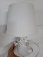 Ikea Lampe mit Leuchtmittel klein weiß Kinderzimmerlampe Niedersachsen - Sibbesse  Vorschau