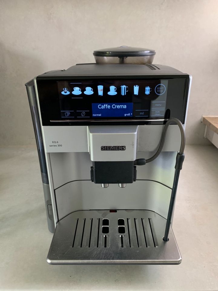 Kaffeevollautomat SIEMENS EQ.6 Series 300 defekt in Übach-Palenberg