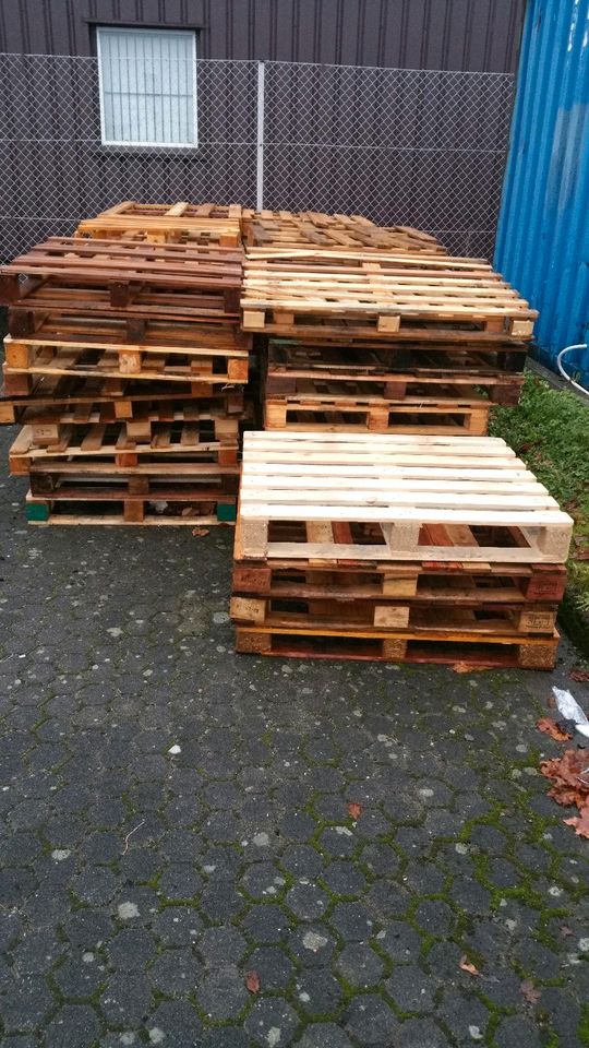Einweg Holzplatten ca. 70 Stück zu verschenken in Bergheim