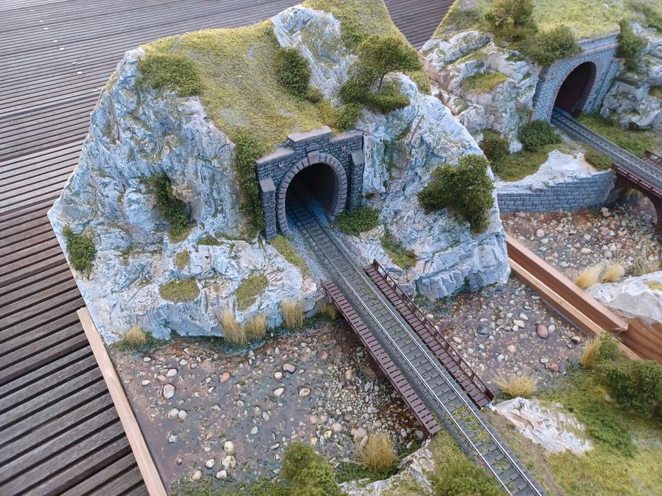 2 Modellbau Dioramen Eisenbahn H0 Tunnel in Schwelm