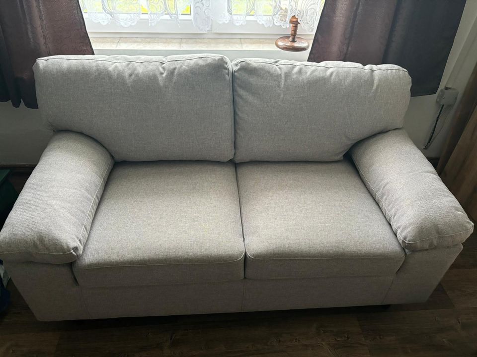 Couch 2 sitzer Länge 1,50  Tiefe 0,80   Höhe 0,85 in Ganzlin