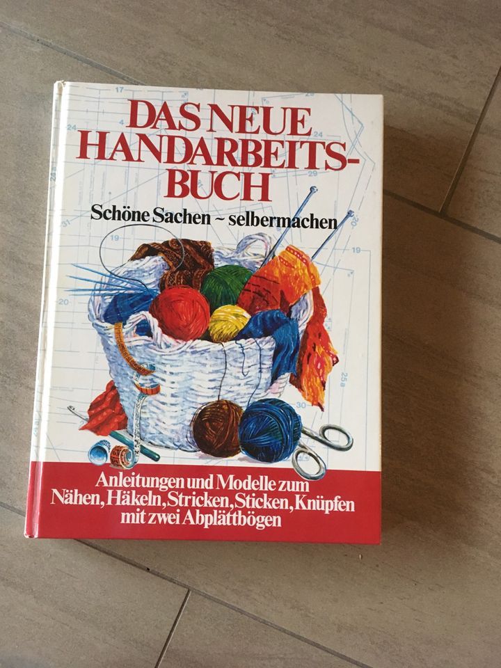 70er Jahre Handarbeittsbuch in Hannover