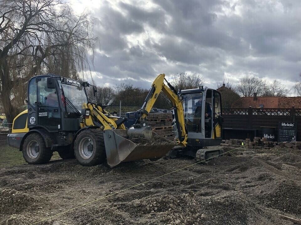 Erdbohrer/ Kegelspalter für Minibagger in Northeim