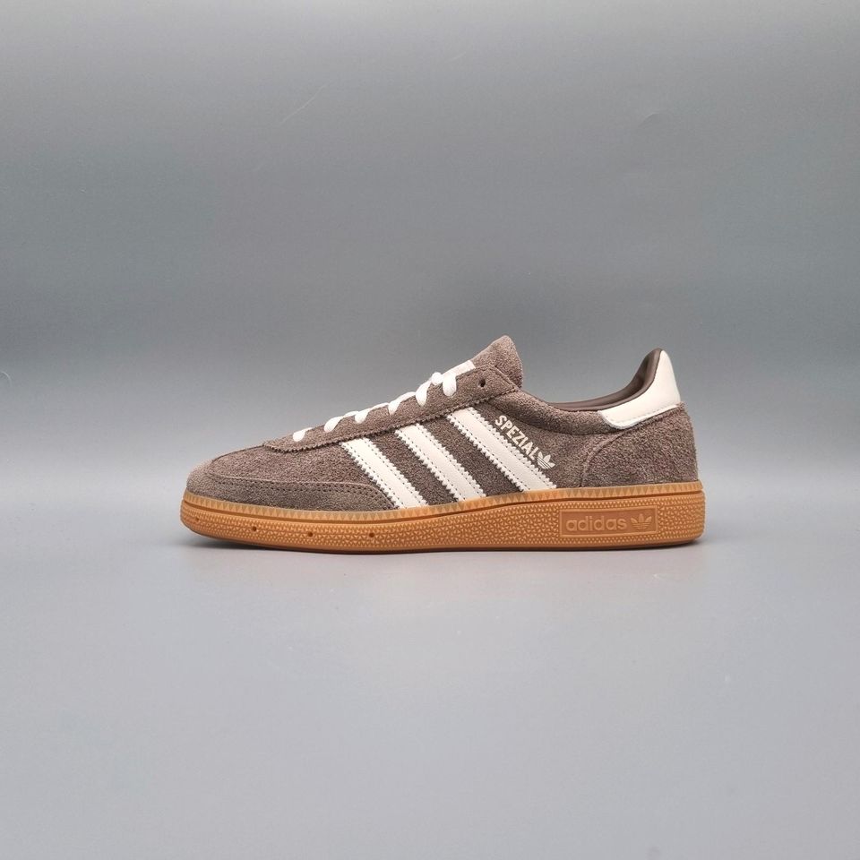 Handball Spezial Earth Strata - 36 2/3 37 38 2/3 39 40 2/3 41 in Pottenstein