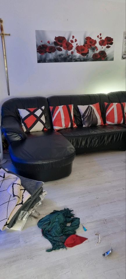 Eschte leder couch  150€ in Erzhausen