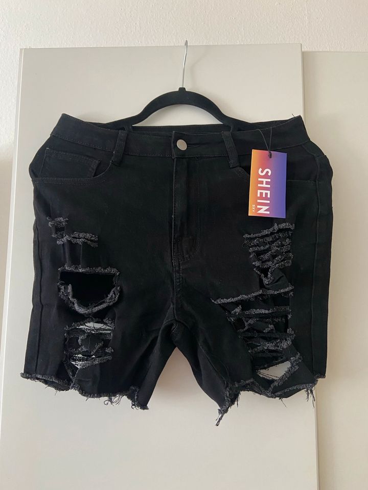 Schwarze Jeansshorts Shein Größe 27 Damen neu in Gummersbach