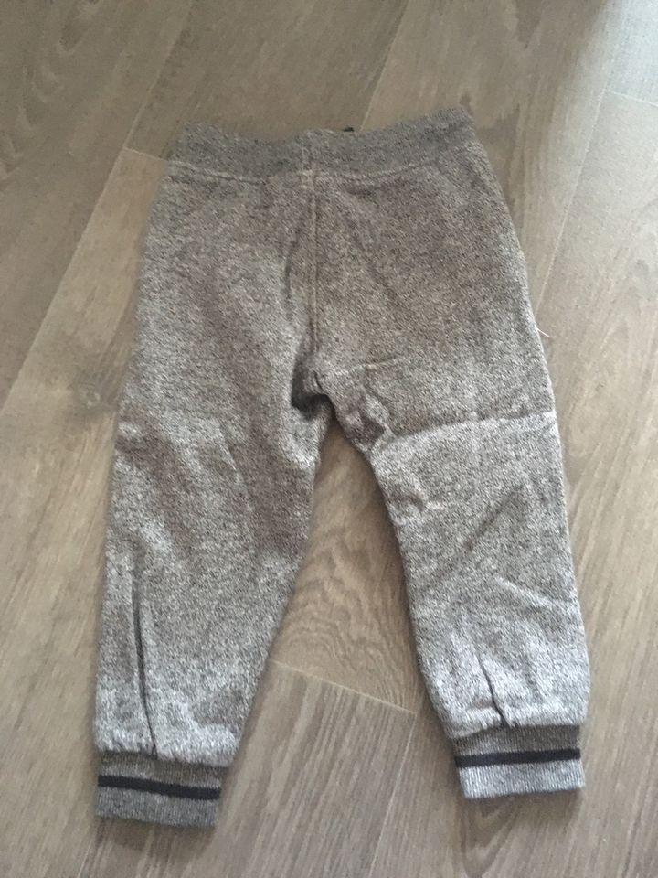 Set Jogginghosen Hosen Freizeithosen Gr. 86/92 Kleinkind Jungen in Zittau