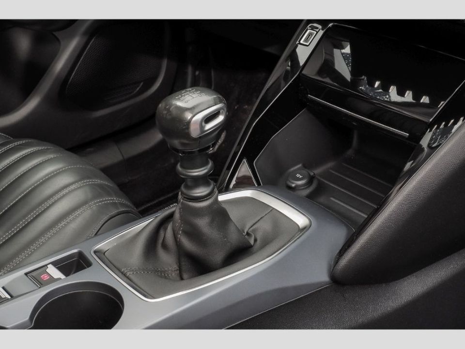 Peugeot 2008 Allure 1.2 elekt.Sitze RückKam Voll-LED Alu in Werne