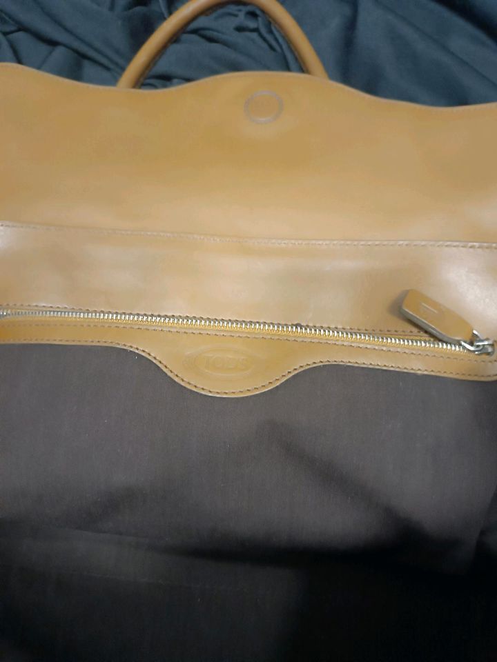 Tod's Tods Tasche Schultertasche Nubukleder Tan Farbe in München