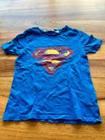 H&M Superman T-Shirt Gr. 122/128 blau rot gelb Nordrhein-Westfalen - Hürth Vorschau