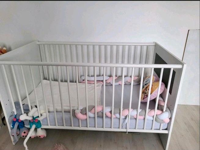 Baby/Kinderbett 1.40x70 in  Weiß-Braun in Arnsberg