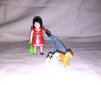 Playmobil City Life 5490, Frau mit 2 Hunden, Figur zum Anziehen Niedersachsen - Bröckel Vorschau