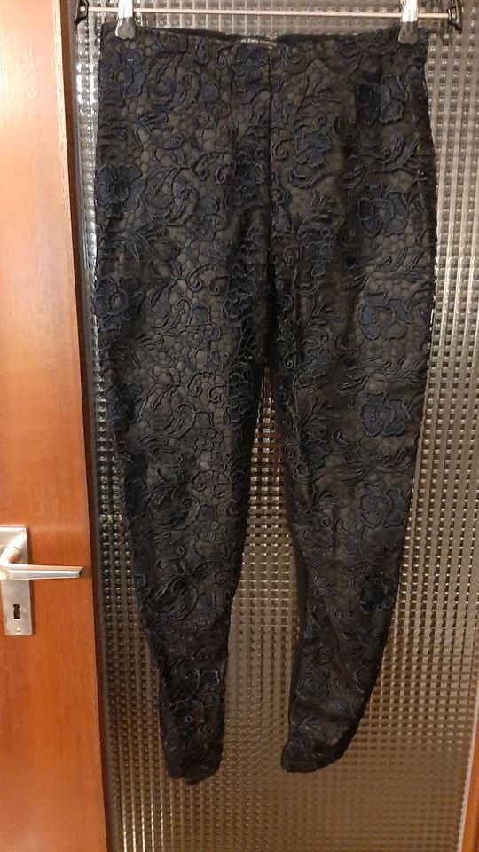 Hose schwarz Leder/Stoff bestickt Zara S in München