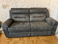 Sofa 2,5 Sitzer grau mit elektrischer Relaxfunktion Hessen - Battenberg Vorschau