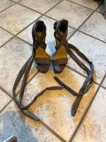 High heels grau mit Band Größe 36 sexy Hessen - Merenberg Vorschau