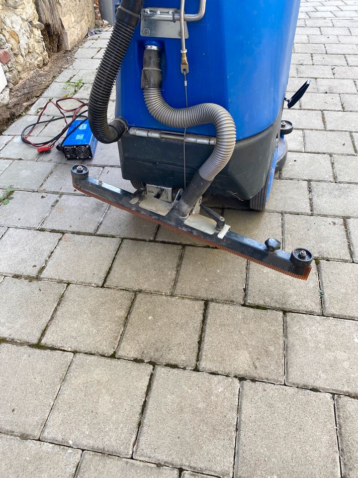 Reinigungsmaschine Scheuersaugmaschine (defekt) in Orsingen-Nenzingen