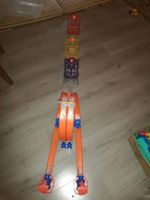 Hot wheel Bahn doppellooping mit 2 Autos Bayern - Auhausen Vorschau