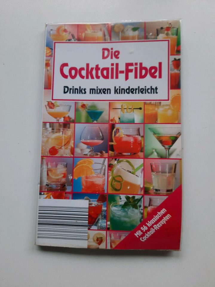 Tischdekorationen und Die Cocktail Fibel. Je 1,00€ in Berlin